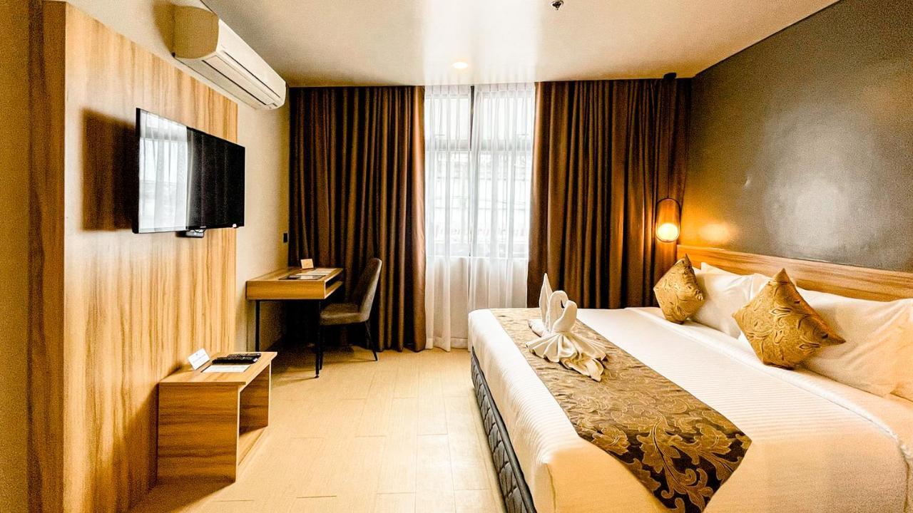 Madison 101 Hotel + Tower Quezon City Exterior photo